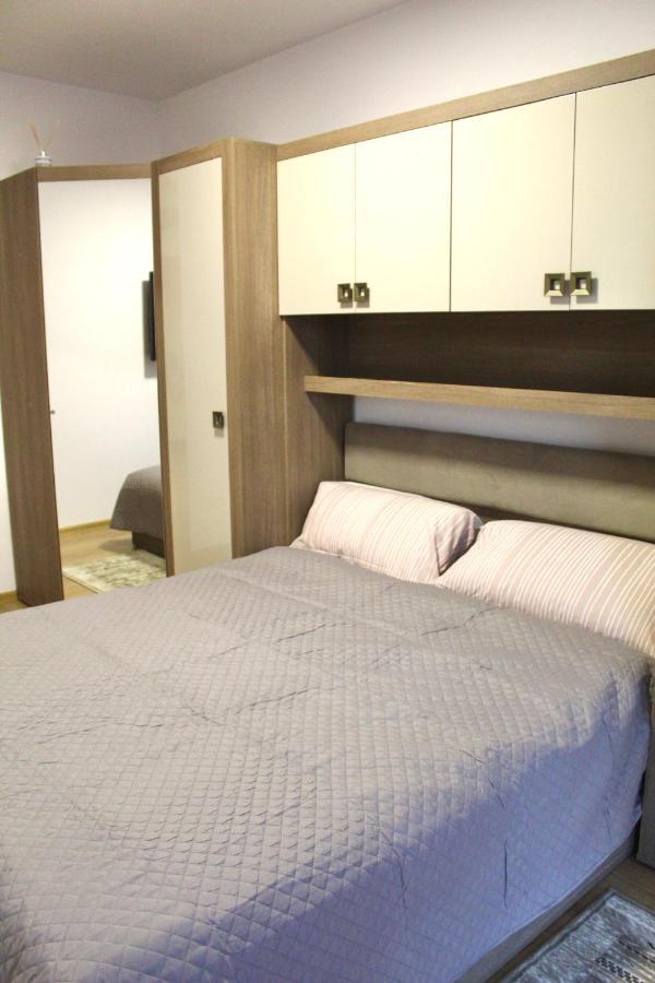 Apartman Sarah Apartment ออราแด ภายนอก รูปภาพ