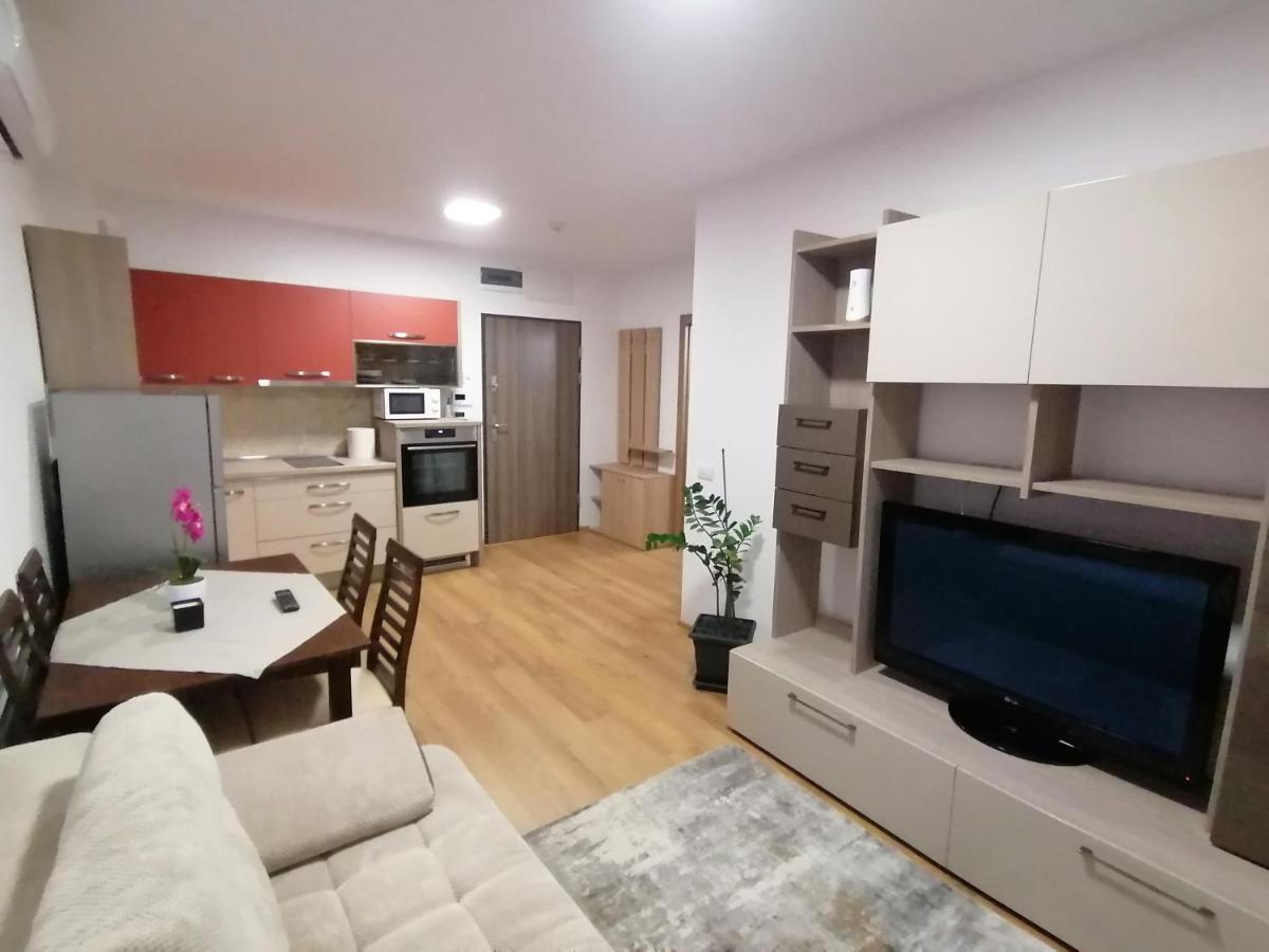 Apartman Sarah Apartment ออราแด ภายนอก รูปภาพ