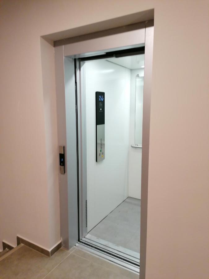 Apartman Sarah Apartment ออราแด ภายนอก รูปภาพ